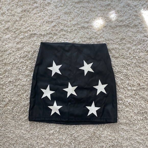 Princess Polly black leather skirt - Picture 2 of 4